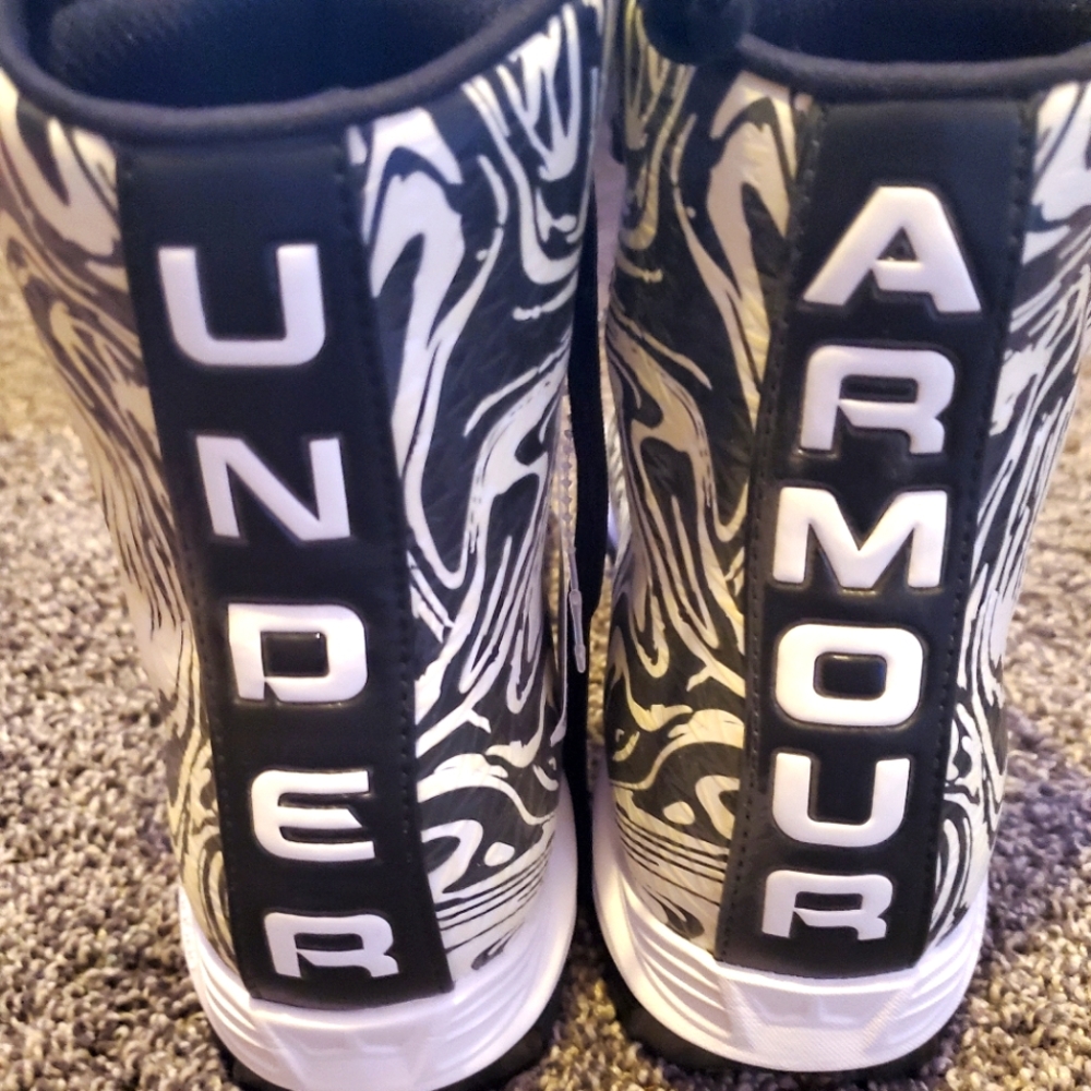 Boys Under Armour football cleats